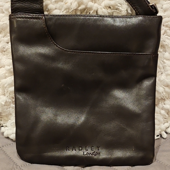 Radley London Dark Brown Crossbody Bag Sleek Leather Design - Picture 2 of 16
